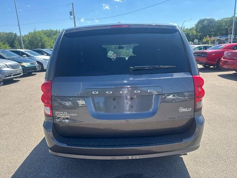 Used 2017 Dodge Grand Caravan SE FWD image 6