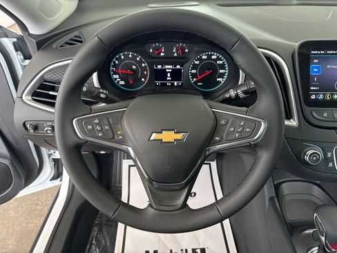 New 2025 Chevrolet Malibu RS FWD image 15