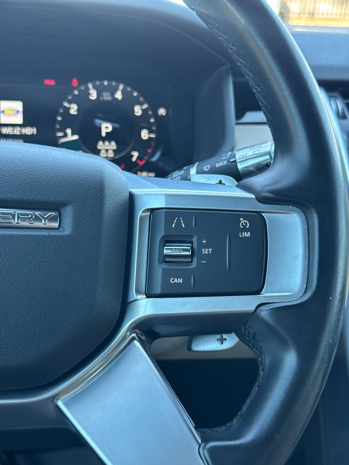 Used 2022 Land Rover Discovery S AWD/4WD image 23