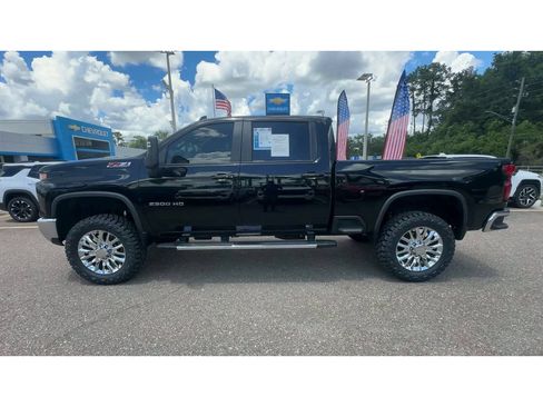 Used 2025 Chevrolet Silverado 2500 LT w/ Convenience Package AWD/4WD image 9
