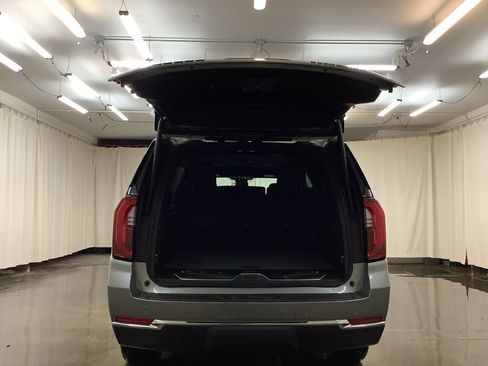 New 2026 GMC Yukon XL Elevation image 9