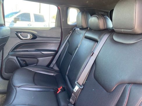 Used 2025 Jeep Compass Trailhawk image 10