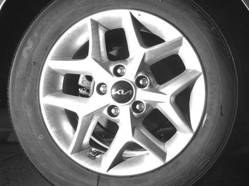 Used 2025 Kia Soul LX w/ LX Technology Package FWD image 15