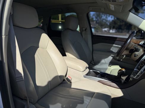 Used 2014 Cadillac SRX Luxury image 25