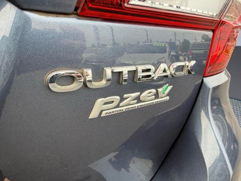 Used 2016 Subaru Outback 2.5i Premium AWD/4WD image 8