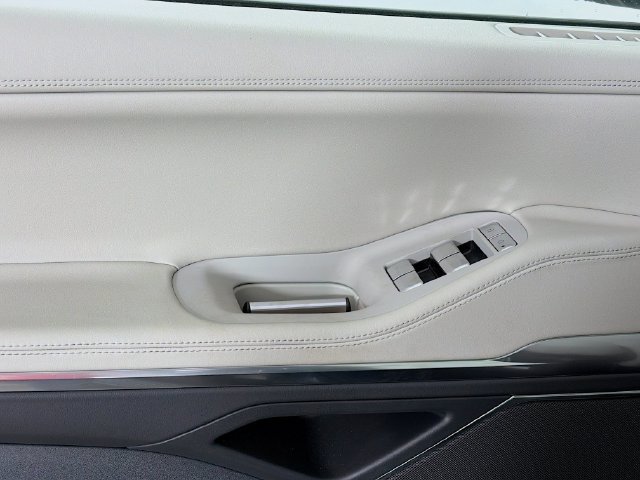 New 2026 Lincoln Navigator Premiere AWD/4WD image 18