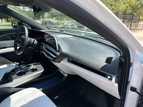 Used 2024 Cadillac Lyriq Luxury AWD/4WD image 39