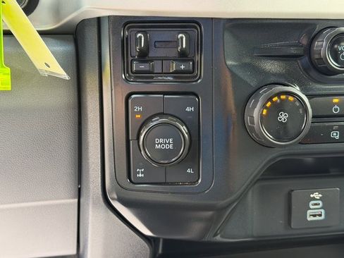 Used 2024 Ford F250 XLT w/ FX4 Off-Road Package image 13
