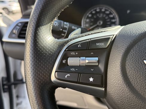 Used 2022 Genesis G70 2.0T w/ Prestige Package image 18