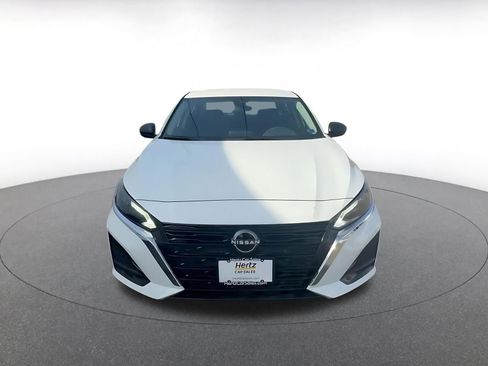 Used 2025 Nissan Altima 2.5 SV FWD image 4