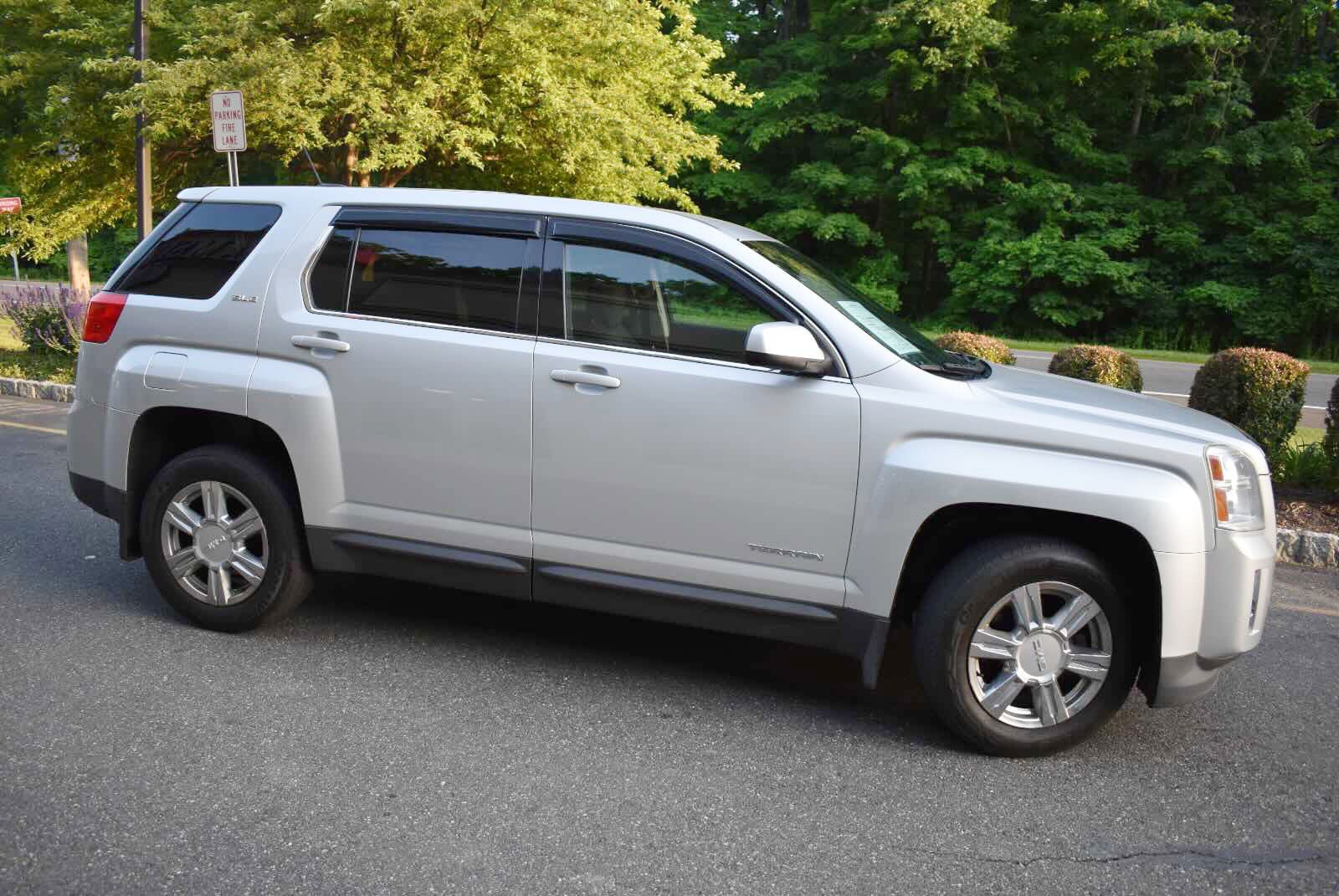 Used 2015 GMC Terrain SLE w/ LPO, Protection Package FWD image 3