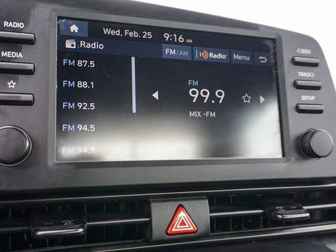 Used 2025 Hyundai Elantra Sport image 17