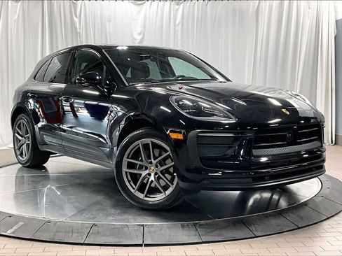 Used 2025 Porsche Macan AWD/4WD image 11