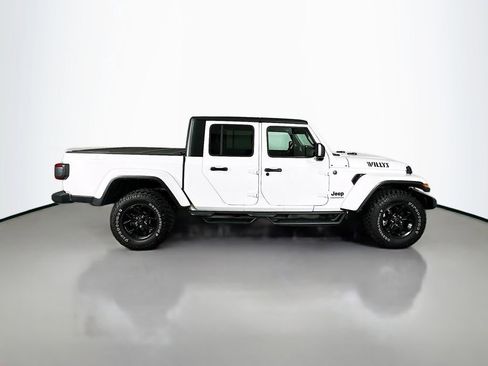 Used 2024 Jeep Gladiator Sport image 8