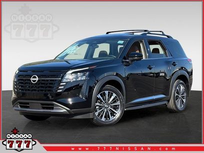 New 2026 Nissan Pathfinder Platinum w/ Cargo Package