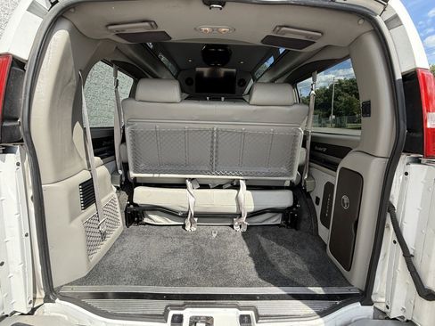 Used 2019 GMC Savana 2500 image 8