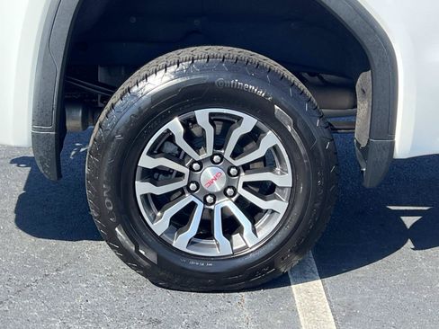 Used 2023 GMC Sierra 1500 AT4 w/ AT4 Premium Package AWD/4WD image 7