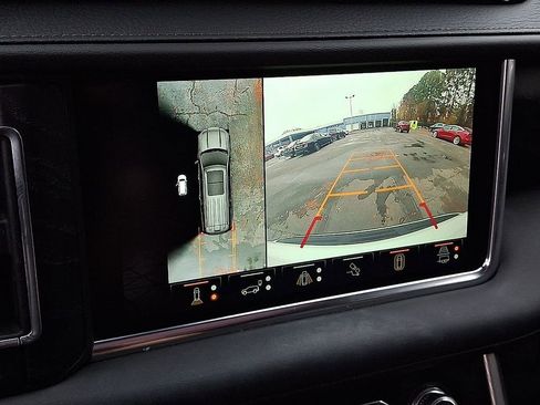 Used 2024 GMC Yukon Denali w/ Advanced Technology Package image 22