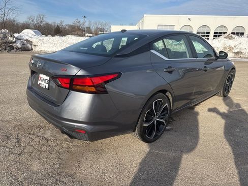 Used 2024 Nissan Altima 2.5 SR image 9