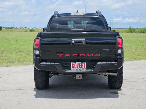 Used 2018 Toyota Tacoma TRD Pro AWD/4WD image 6