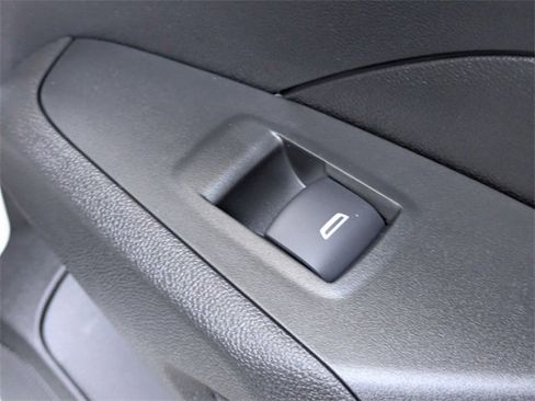 New 2026 Chevrolet Trax LT image 29