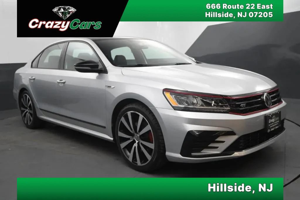 Used 2018 Volkswagen Passat GT FWD image 1