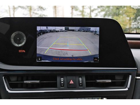 Used 2025 Lexus ES 350 w/ Premium Package image 22