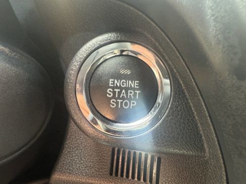 Used 2025 Subaru Forester Premium image 23