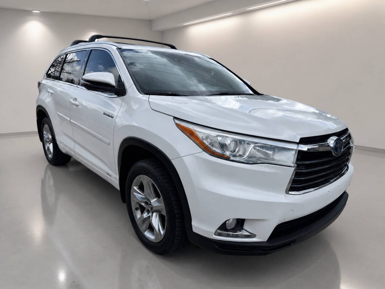 Used 2016 Toyota Highlander Limited Platinum AWD/4WD image 1