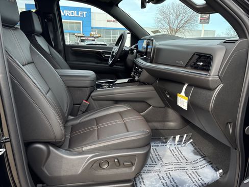 New 2025 Chevrolet Suburban High Country w/ LPO, Illumination Package image 26