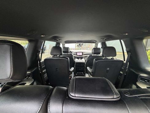 Used 2024 Jeep Wagoneer Series II AWD/4WD image 8