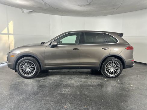 Used 2016 Porsche Cayenne S w/ Premium Plus Package image 7