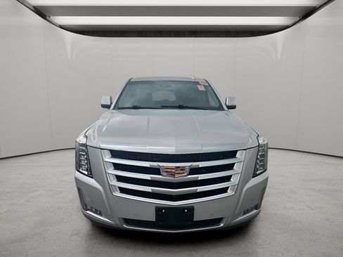 Used 2019 Cadillac Escalade Luxury AWD/4WD image 16
