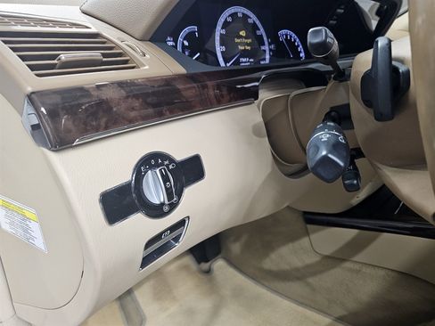 Used 2010 Mercedes-Benz S 550 image 35