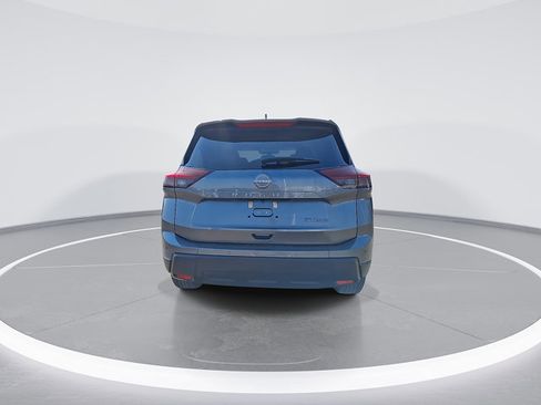 Used 2024 Nissan Rogue SV image 8