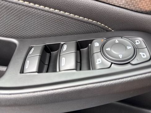 Used 2023 Chevrolet Traverse Premier AWD/4WD image 28
