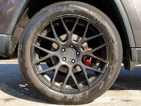 Used 2014 Jeep Grand Cherokee Limited w/ Luxury Group II image 11