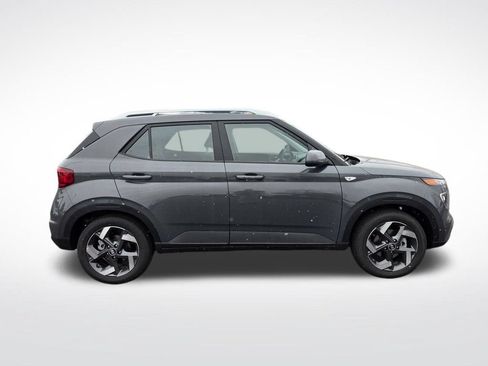 Used 2026 Hyundai Venue SEL FWD image 2