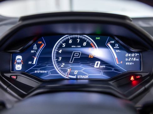 Used 2023 Lamborghini Huracan EVO AWD/4WD image 41