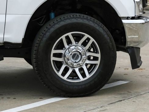 Used 2022 Ford F250 XL w/ Power Equipment Group image 52