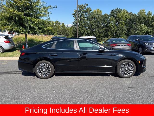 Certified 2023 Hyundai Sonata SEL w/ Cargo Package FWD image 2