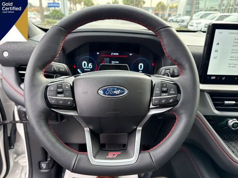 Certified 2025 Ford Explorer ST image 30