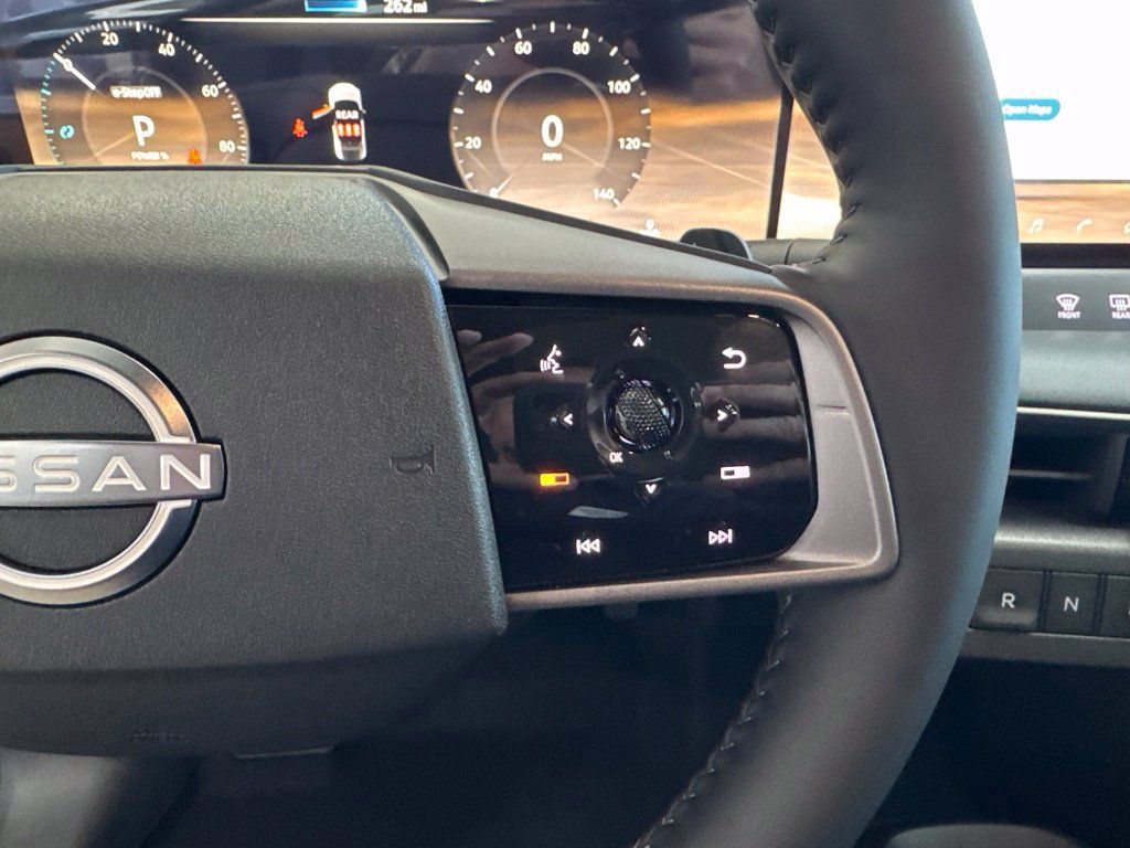 New 2026 Nissan Leaf Platinum+ FWD image 27