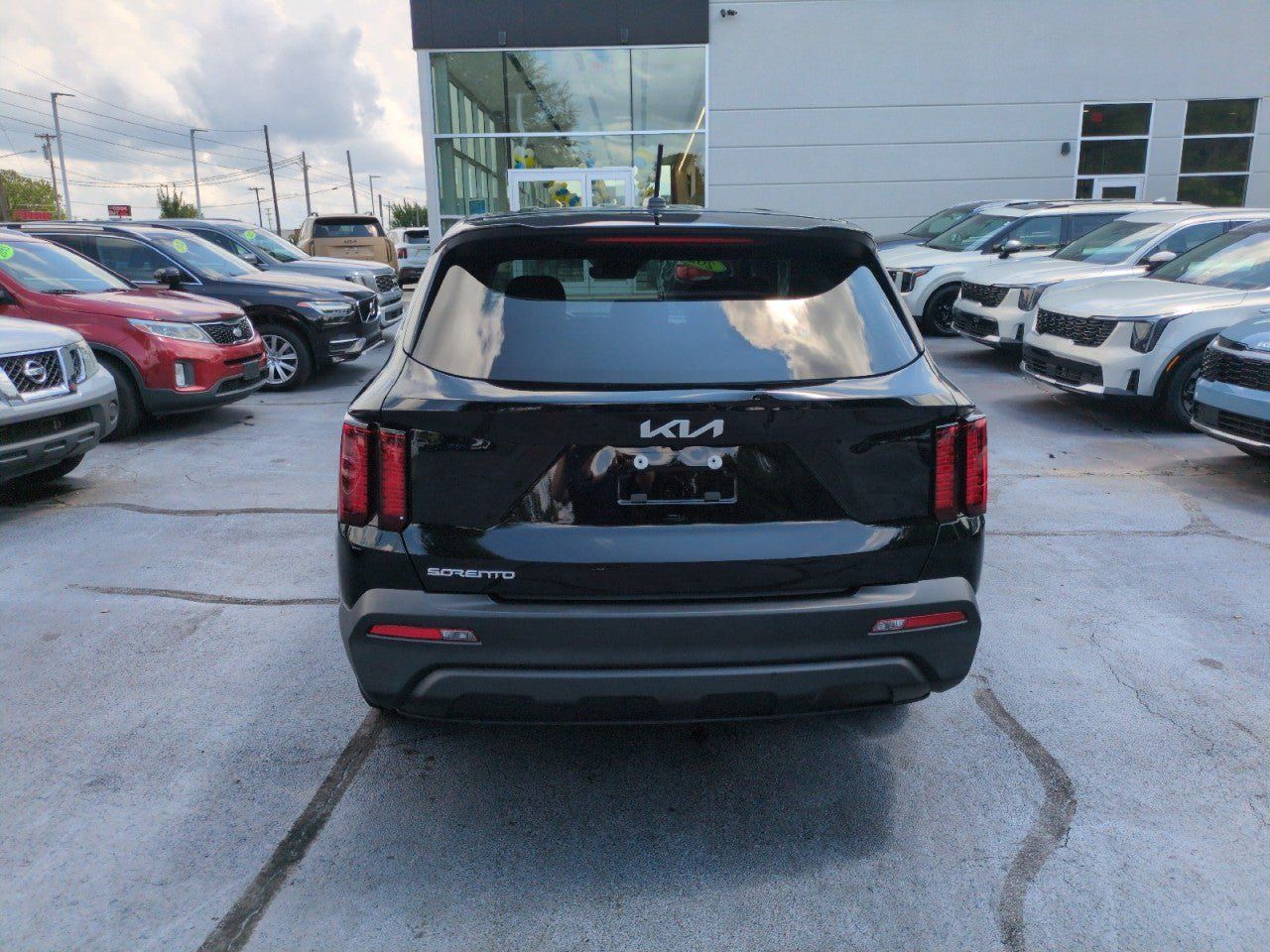 Certified 2023 Kia Sorento LX FWD image 6