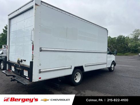 Used 2017 GMC Savana 3500 Extended RWD image 5