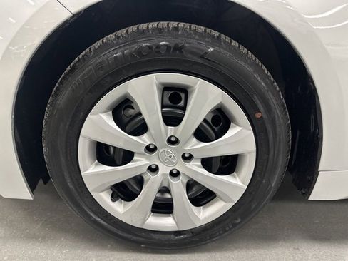 Certified 2024 Toyota Corolla LE image 28