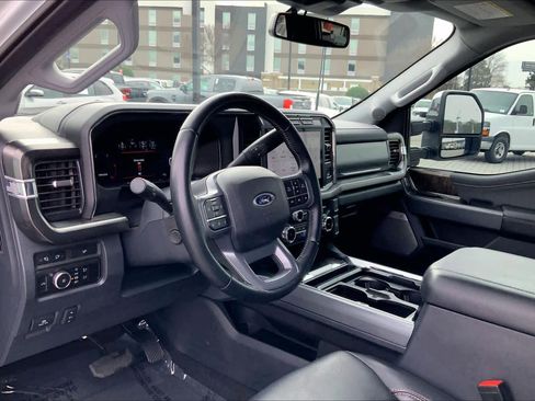 Used 2023 Ford F250 Lariat w/ Chrome Package image 17