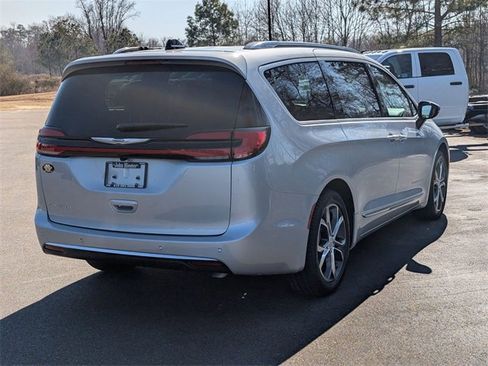 New 2026 Chrysler Pacifica Pinnacle image 7