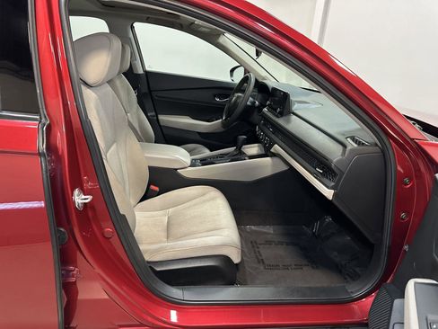 Certified 2023 Honda Accord EX image 39