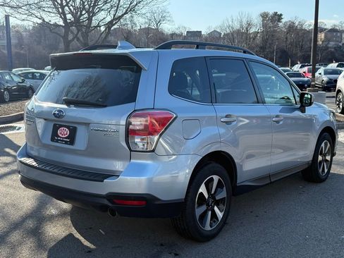 Used 2017 Subaru Forester 2.5i Limited image 5